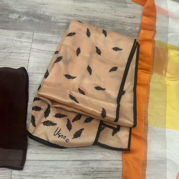 ID Unlimited Inc. ITALY  Scarf lot mix - Picture 6 of 8